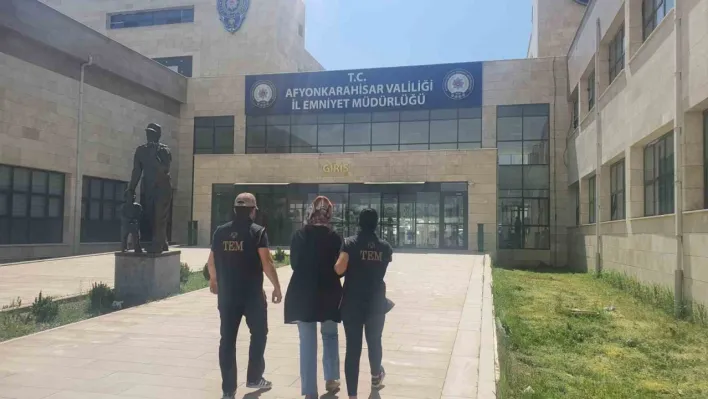 FETÖ'ye üye olmaktan hapis cezasıyla aranan kadını jandarma yakaladı