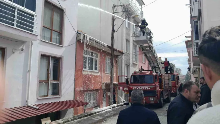 Gediz'de ev yangını