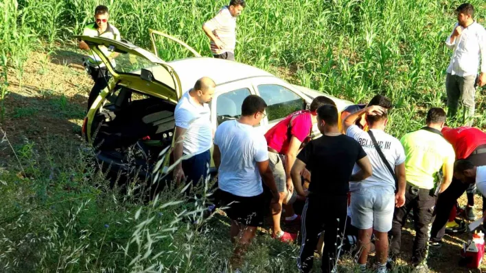 Hamile kadının kullandığı otomobil tarlaya uçtu: 1 ağır yaralı