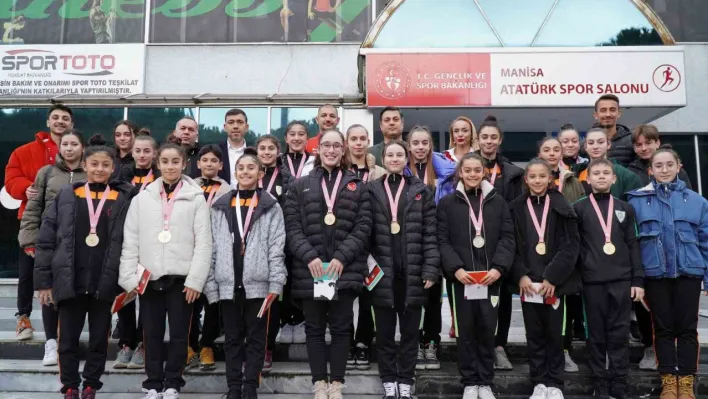 İl Müdürü Öztürk, şampiyon sporcuları tebrik etti