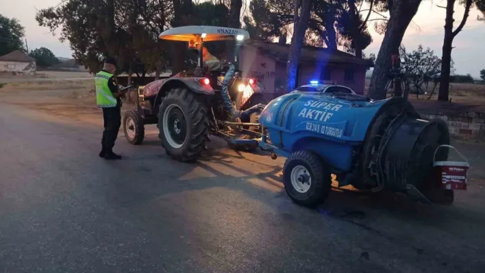 Jandarmanın trafik uygulamasında aranan 13 şahıs yakalandı