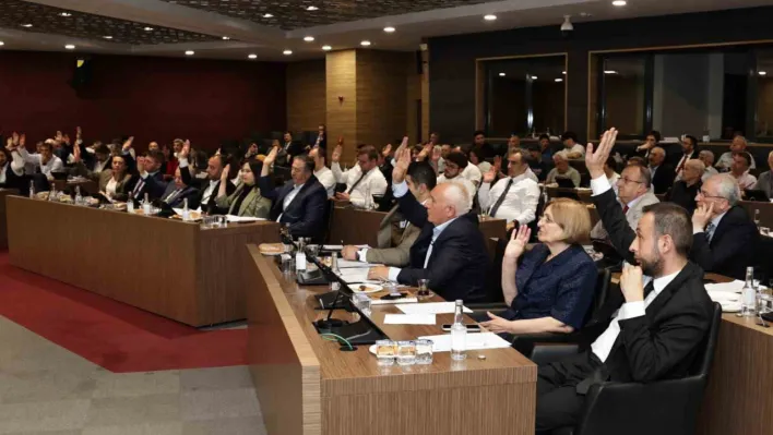 Kütahya'da 100 milyon TL'lik sermaye artırımı talebi, AK Parti ve MHP'li meclis üyelerinin oyalarıyla reddedildi