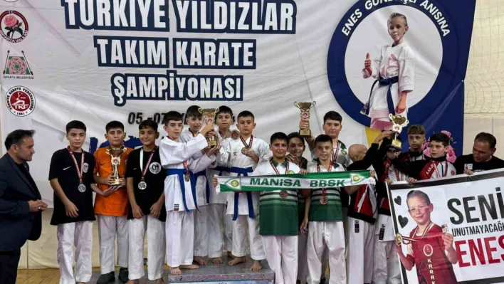 Manisa BBSK Yıldız Erkek Karate takımı Türkiye üçüncüsü