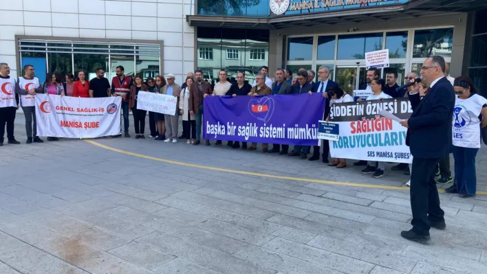 Manisa'da doktorlar önce çelenk koydu sonra da hükümete haykırdı...