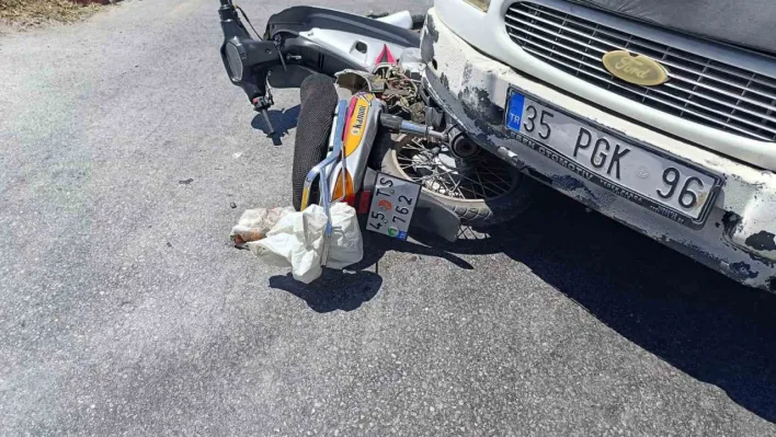 MANİSA'DA KAMYONET MOTOSİKLETLE ÇARPIŞTI