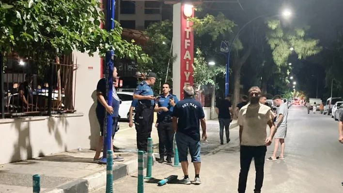 Manisa'da mahalleli günlerdir 10-14 saat arası elektrik kesintilerine isyan edip yol kapattı