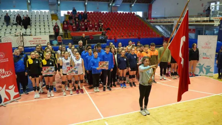 Manisa'da yapılan okul sporları voleybol yarı final maçları sona erdi