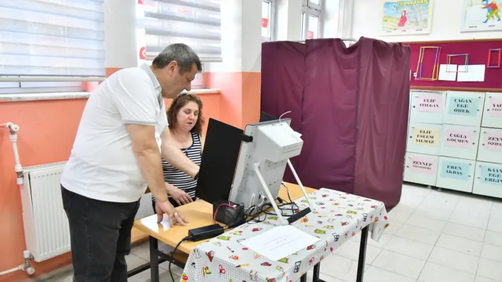 Manisa'daki Bulgaristan göçmenlerin oylarına aşırı sıcak engeli