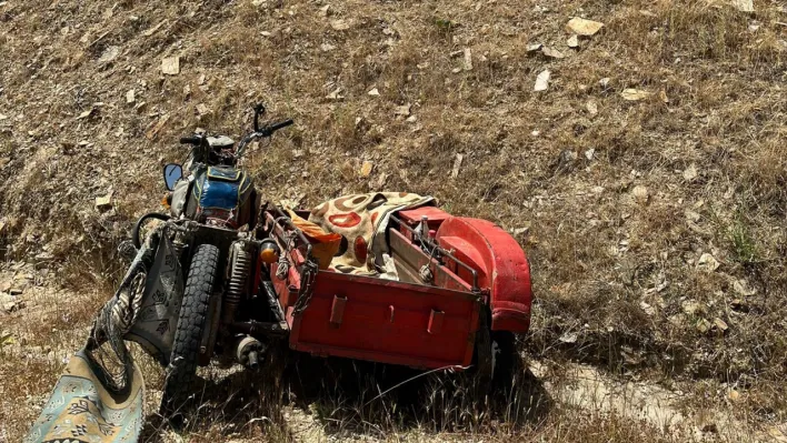 Manisa'da Motosiklet alt yola uçtu, sürücü hayatını kaybetti