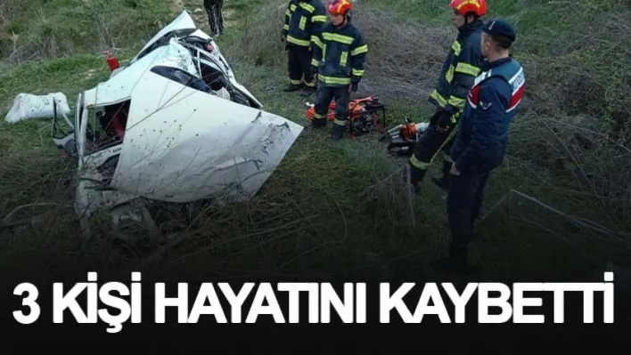 Motosiklet ile otomobilin karıştığı kazada 3 kişi öldü