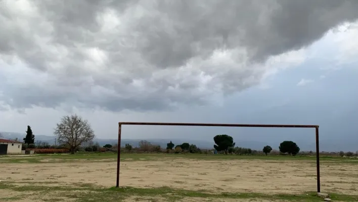 Sarıgöl Çavuşlar Mahallesi futbol sahası istiyor