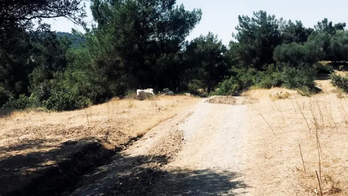 Şehzadeler Belediyesi'nden Çınarlıkuyu'da yol çalışması