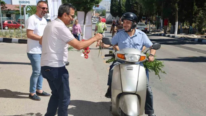 Şehzedeler Belediyesi kabristanda yüreklere dokundu