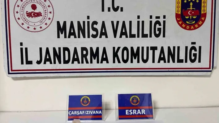 Şüpheli şahısların üzerinde esrar ele geçirildi