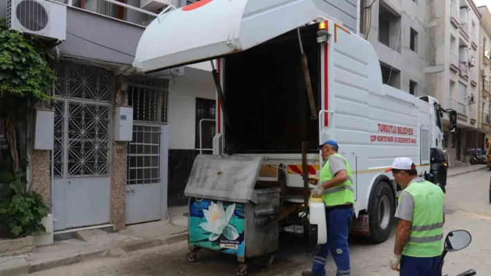 Turgutlu'da çöp konteynerlerine bahar temizliği