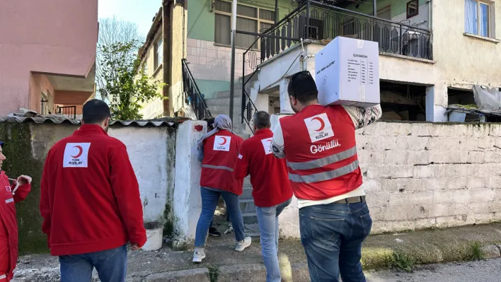 Türk Kızılay Manisa'dan 1350 Vatandaşa 1 Milyon 500 Bin Liralık Yardım