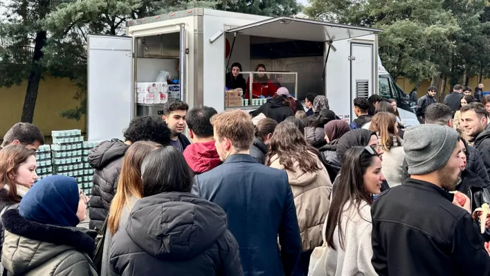 Türk Kızılay Manisa'dan EgeKaf'ta Öğrencilere 10 Bin Kişilik Yemek İkramı