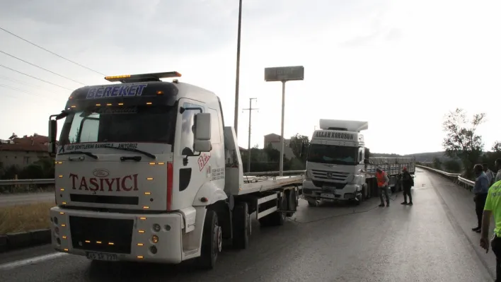 Manisa'da Yağışlı hava kazayı da beraberinde getirdi