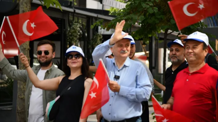 Yunuemre'den 'Ata'ya Saygı' yürüyüşü