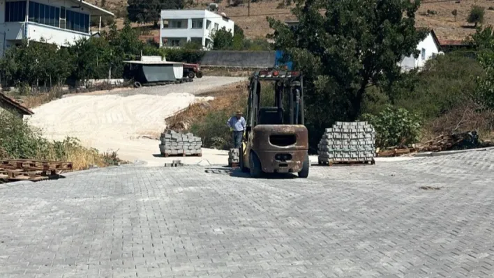 Yunusemre Belediyesinden Bağyolu Mahallesine parke taşı hizmeti