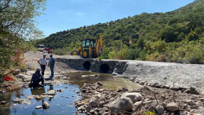 Yunusemre'de arazi yollarında ulaşım kolaylaşıyor