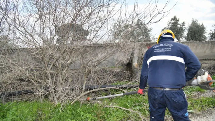 YUNUSEMRE'DE KIRSAL MAHALLELERDE ÇALIŞMALAR SÜRÜYOR