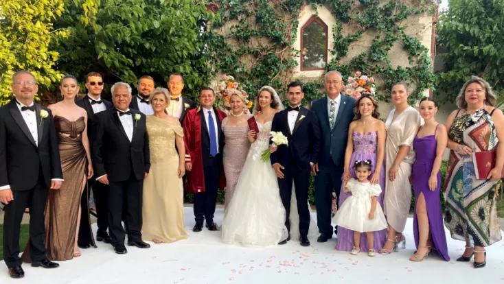 Manisa ve İzmirli sanayicileri  buluşturan rüya gibi düğün…